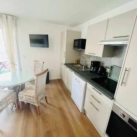 Διαμέρισμα L'atelier Des Reves A 200 M De La *