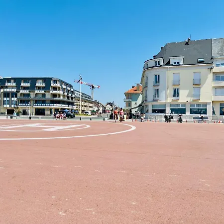 L'atelier Des Reves A 200 M De La *