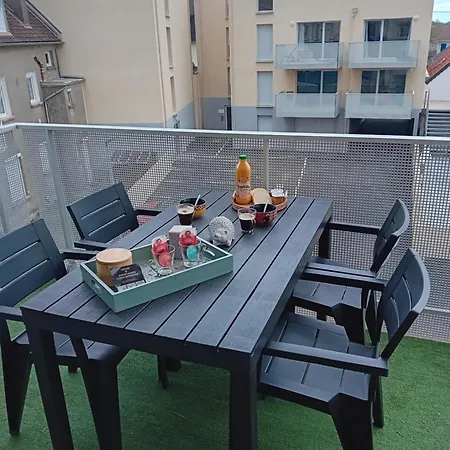 L'atelier Des Reves A 200 M De La *